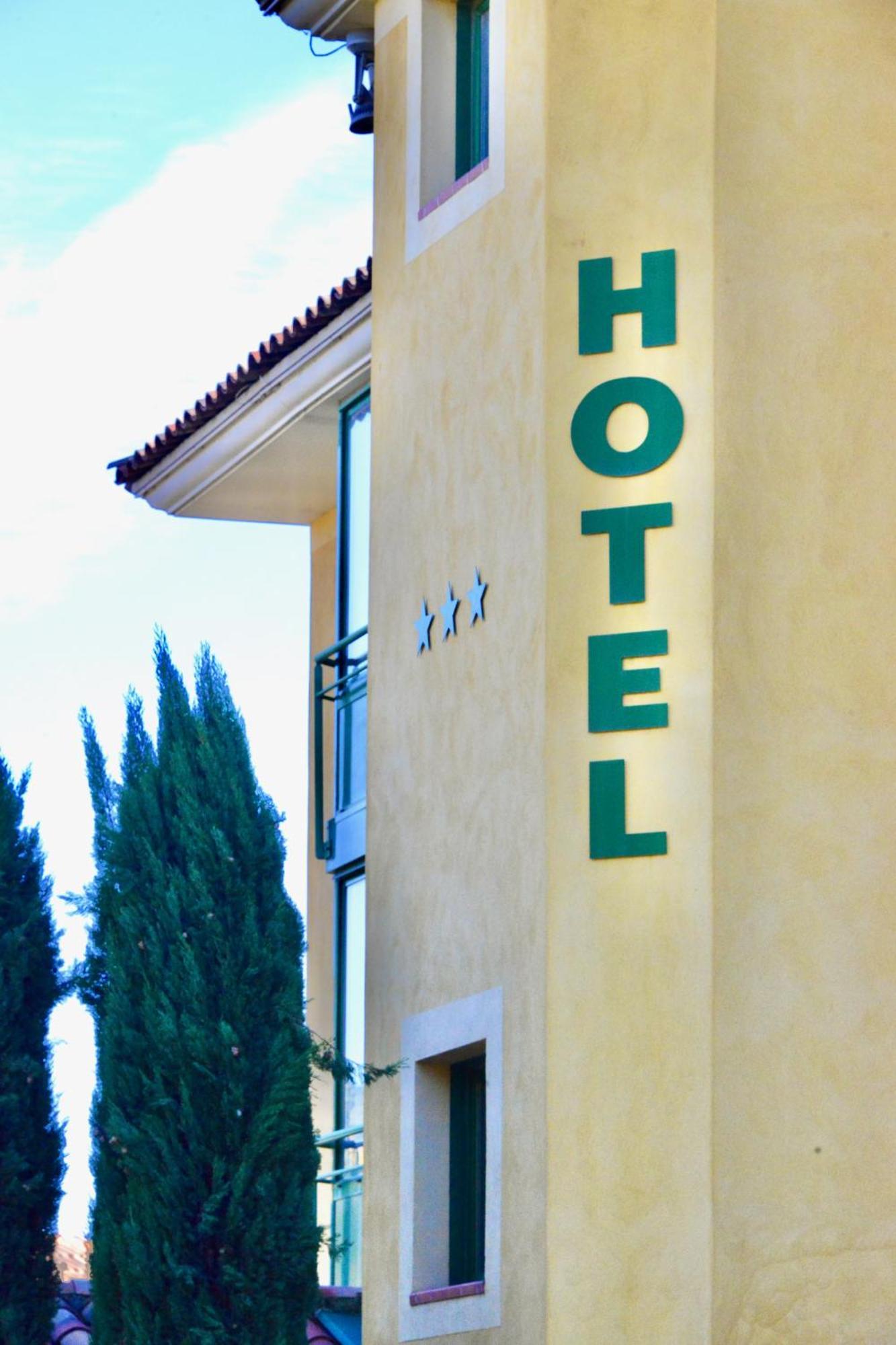 Western En Provence 3*